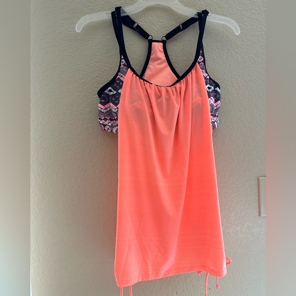 NWOT women’s bathing suit top